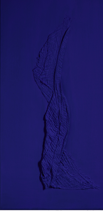 FIGURE IN ULTRA BLUE 02